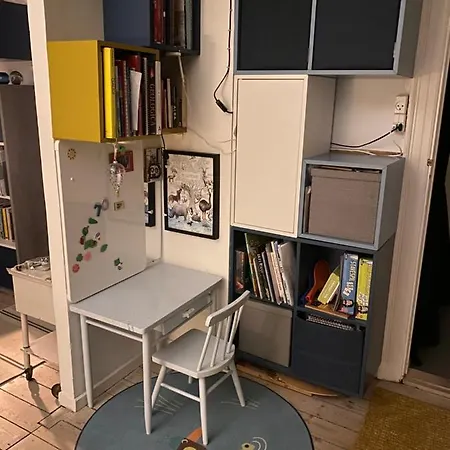 Flat And Area アパート