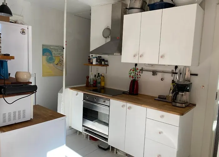 Flat And Area Apartment *