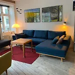 Flat And Area Lägenhet